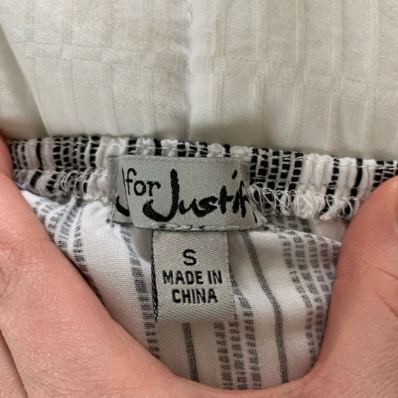 Black and White Stripped Romper - Picture 5 of 8